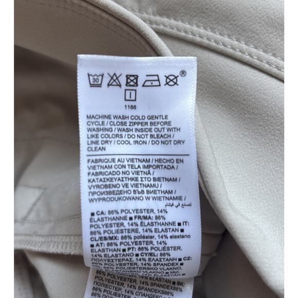 Athleta Endless High Rise Cargo Pants Women's 4 Bone Pockets Casual Athleisure - Picture 12 of 12